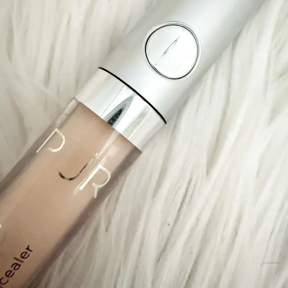 PUR | 4-in-1 Sculpting Concealer Conceals, Brightens, Plumps & Corrects | LN2